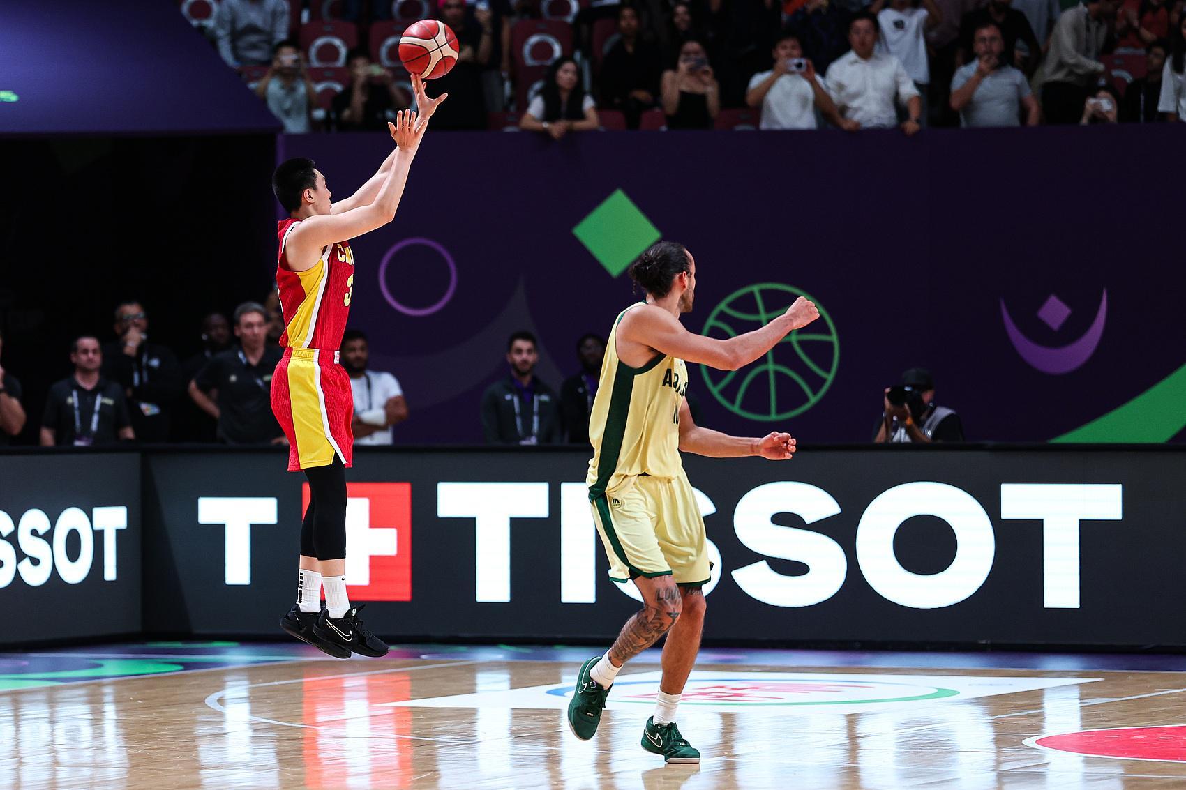 钟南山谈男篮亚洲杯：胡明轩最后一球可惜了 但我们的精神非常好